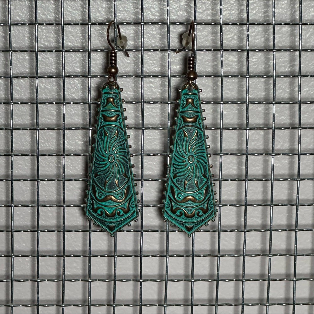 3/$25 NEW BOUTIQUE Antique Bronze Tribal Sun Turquoise Accent Drop Earrings